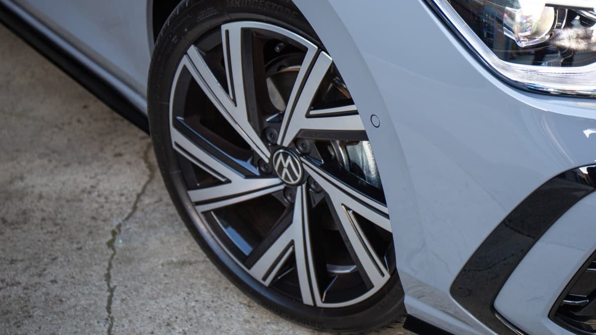 2021 Hyundai i30 N Line Premium v Volkswagen Golf R Line-0