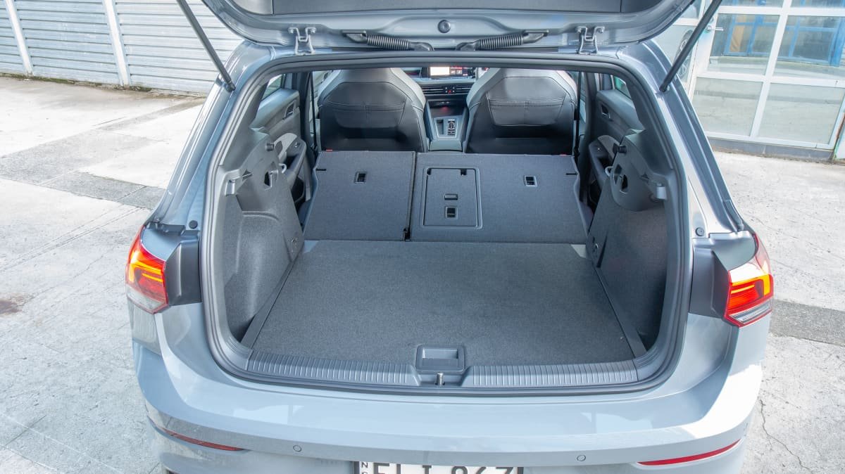 2021 Hyundai i30 N Line Premium v Volkswagen Golf R Line-1