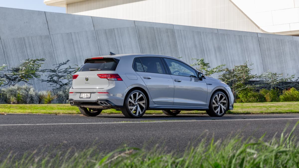 2021 Hyundai i30 N Line Premium v Volkswagen Golf R Line-0