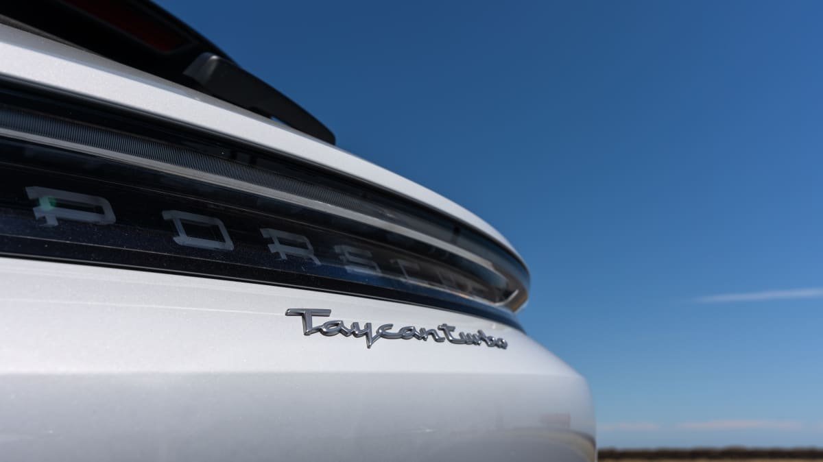 2022 Porsche Taycan Turbo Cross Turismo review-3