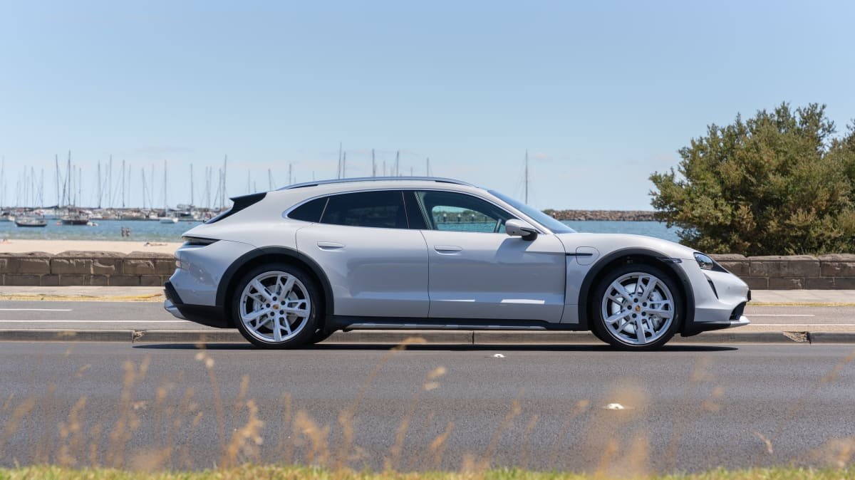 2022 Porsche Taycan Turbo Cross Turismo review-0
