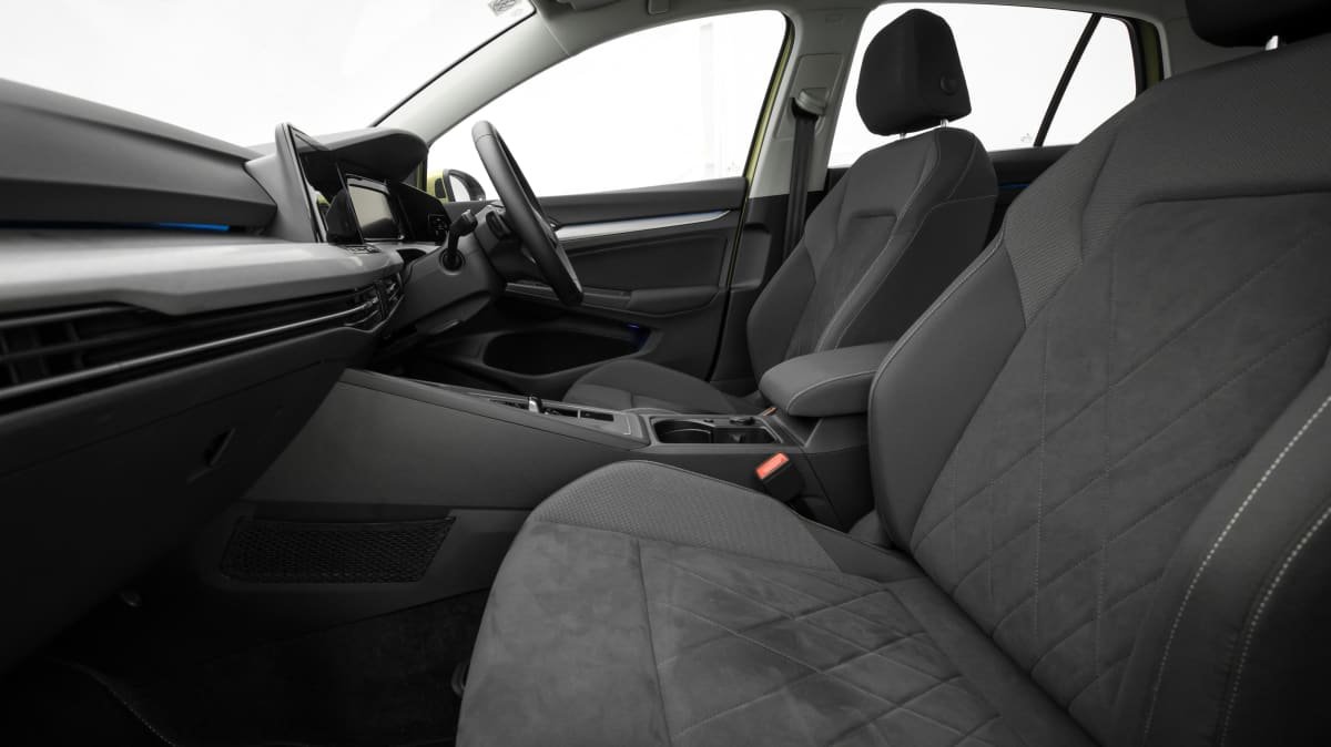 2022 Volkswagen Golf 110TSI Life review-1