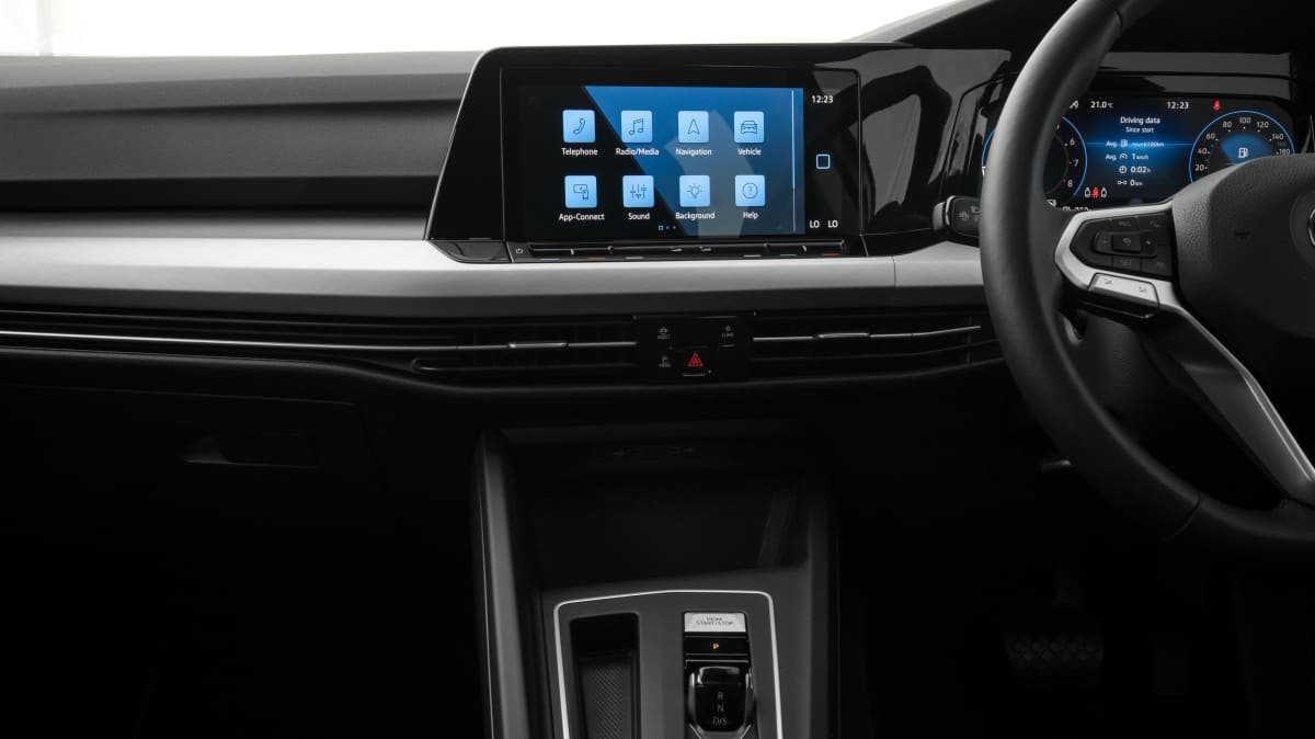 2022 Volkswagen Golf 110TSI Life review-1