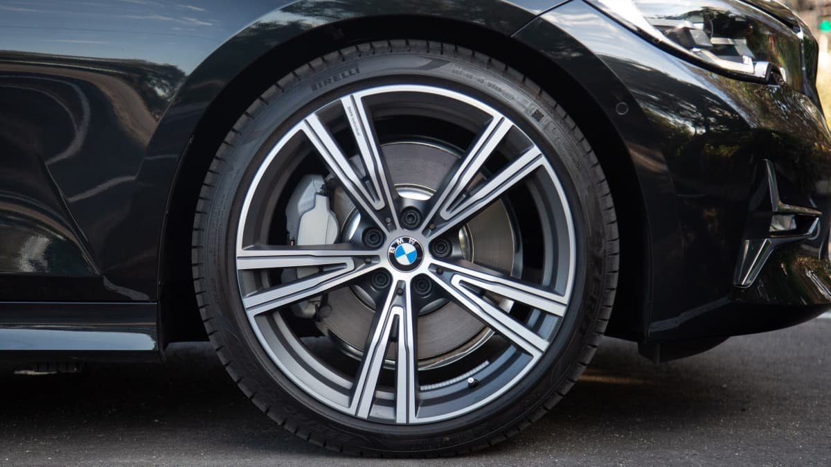 2021 Audi A4 v 2021 BMW 330i comparison-0