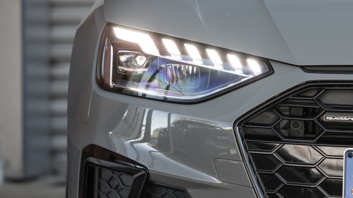 2021 Audi A4 v 2021 BMW 330i comparison-1
