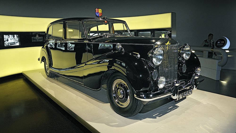 Rolls-Royce Phantom IV, 1950-56, only 18 pieces were built exclusively for royalty and heads of state, BMW Museum, Munich, Upper Bavaria, Bavaria, GermanyVARIOUS