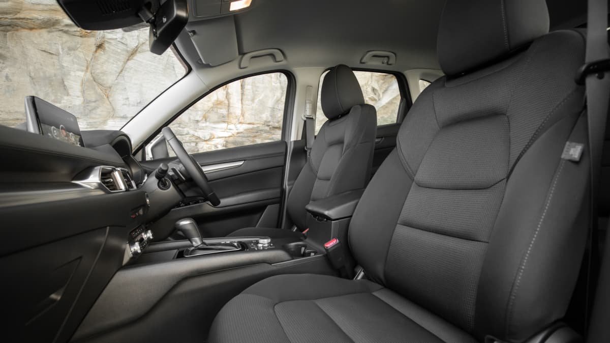 2021 Honda CR-V v 2021 Mazda CX-5 comparison-1