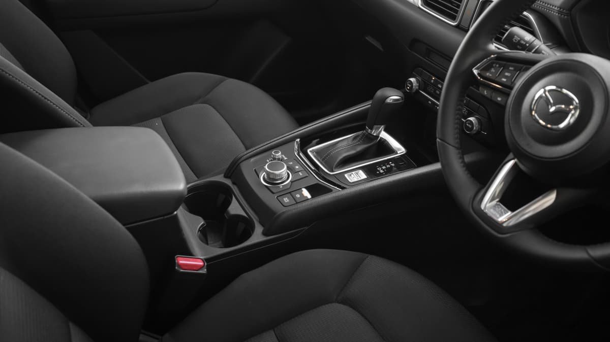 2021 Honda CR-V v 2021 Mazda CX-5 comparison-1