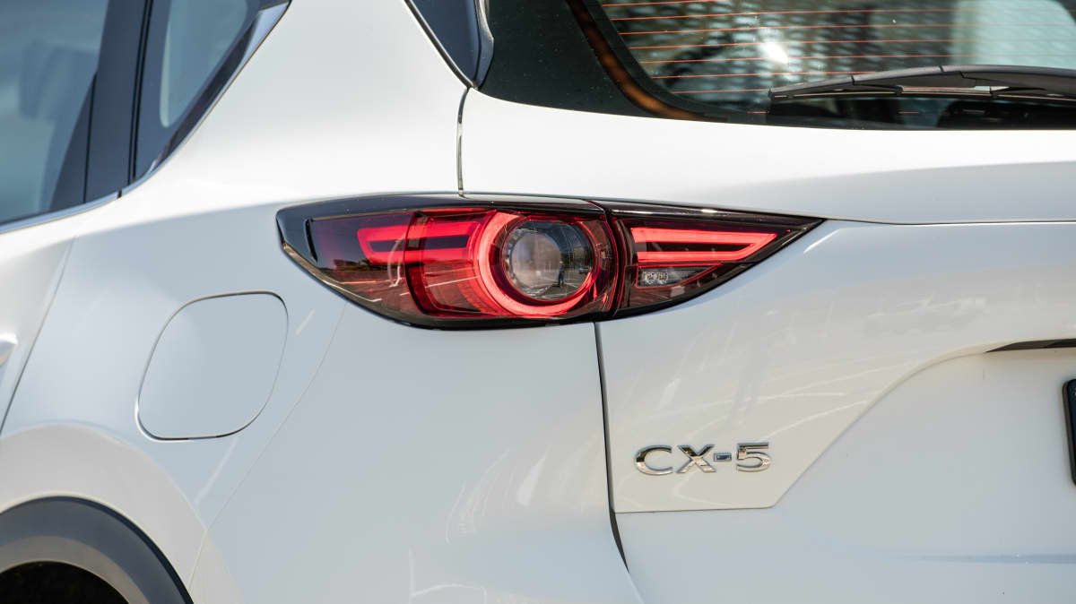 2021 Honda CR-V v 2021 Mazda CX-5 comparison-0