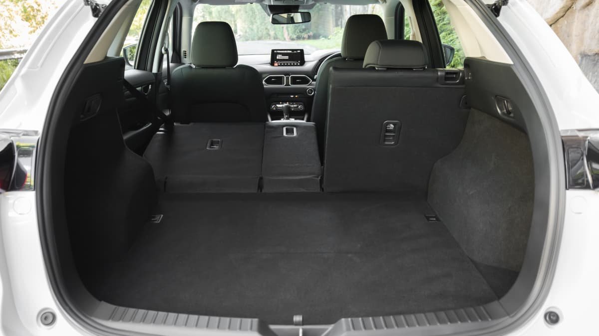 2021 Honda CR-V v 2021 Mazda CX-5 comparison-1