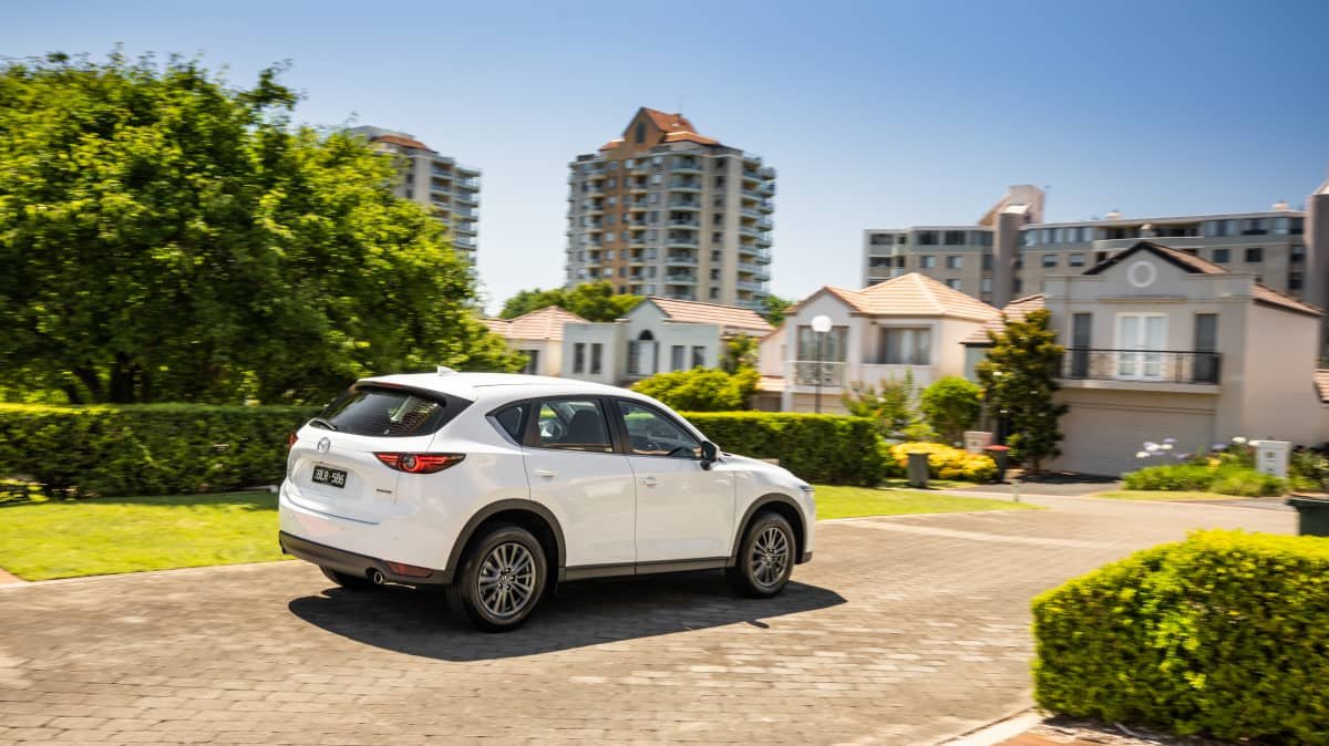2021 Honda CR-V v 2021 Mazda CX-5 comparison-1