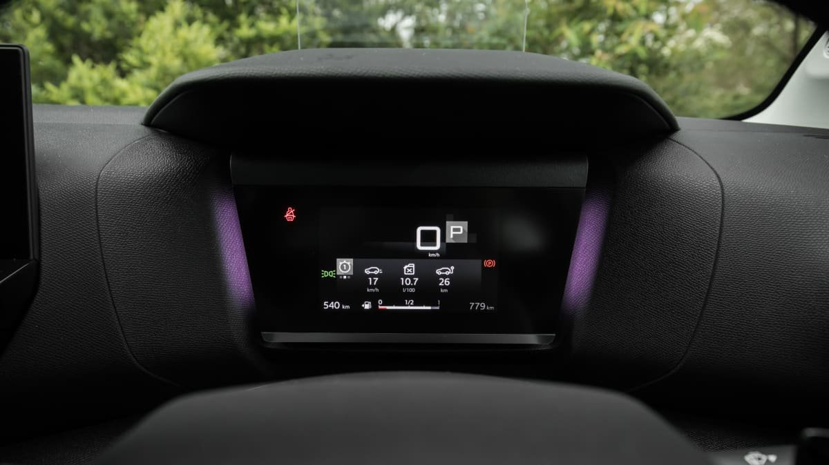 2022 Citroen C4 Shine v Haval Jolion Ultra comparison-0