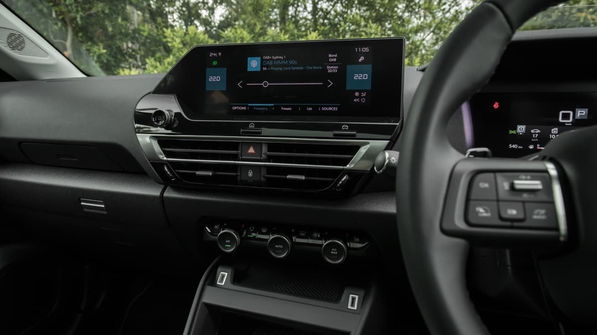 2022 Citroen C4 Shine v Haval Jolion Ultra comparison-1