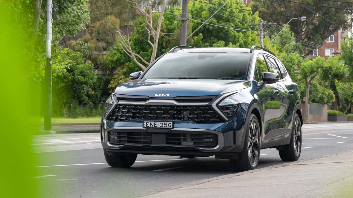 2022 Kia Sportage GT-Line v Mitsubishi Outlander Exceed Tourer comparison-0
