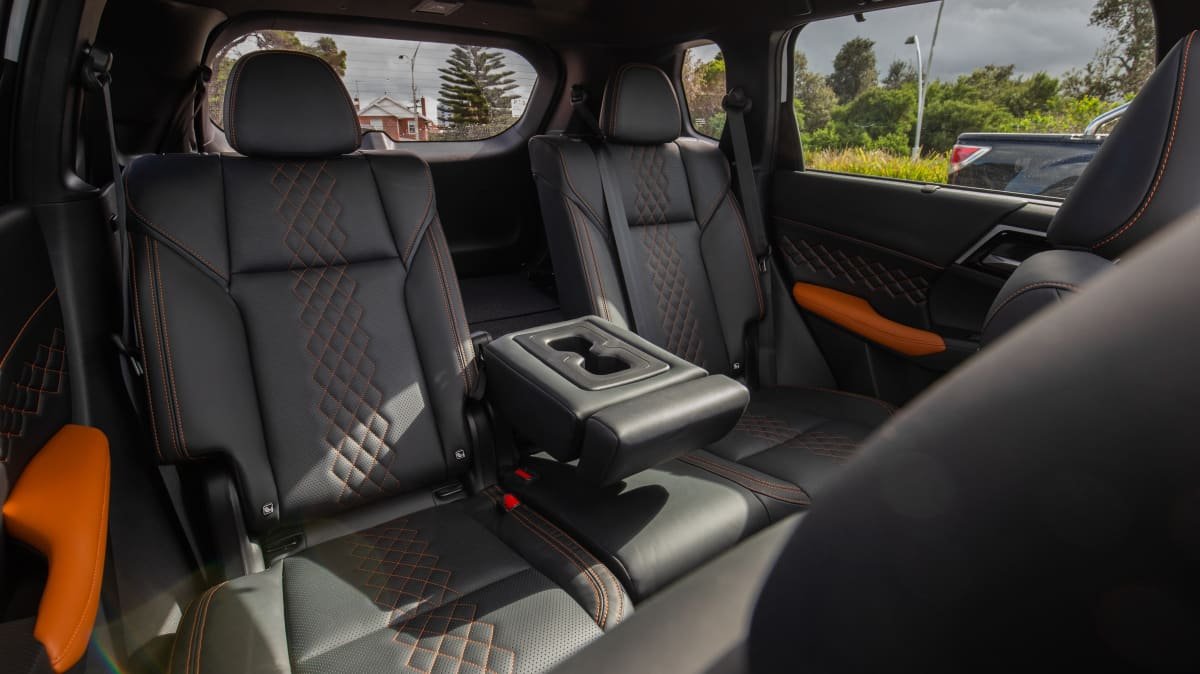 2022 Kia Sportage GT-Line v Mitsubishi Outlander Exceed Tourer comparison-0