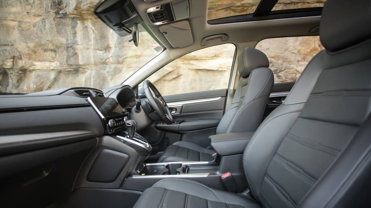 2022 Honda CR-V VTi L7 v Mazda CX-8 Sport comparison-1