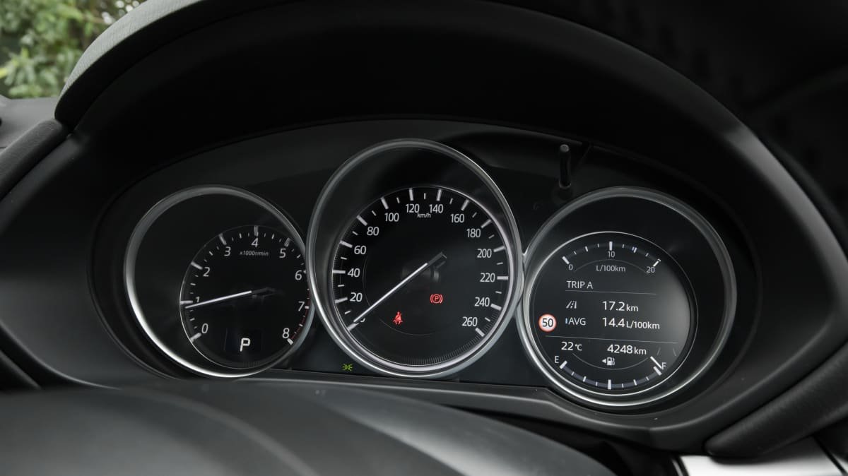 2022 Honda CR-V VTi L7 v Mazda CX-8 Sport comparison-0