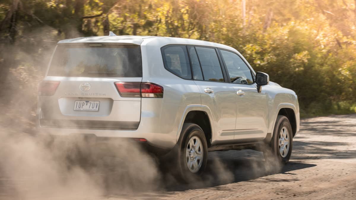 2022 Toyota LandCruiser 300 GX review-1