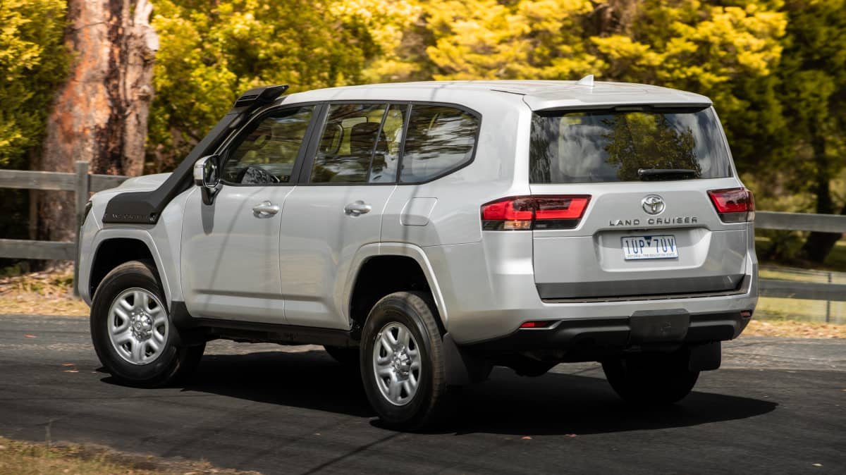 2022 Toyota LandCruiser 300 GX review-1