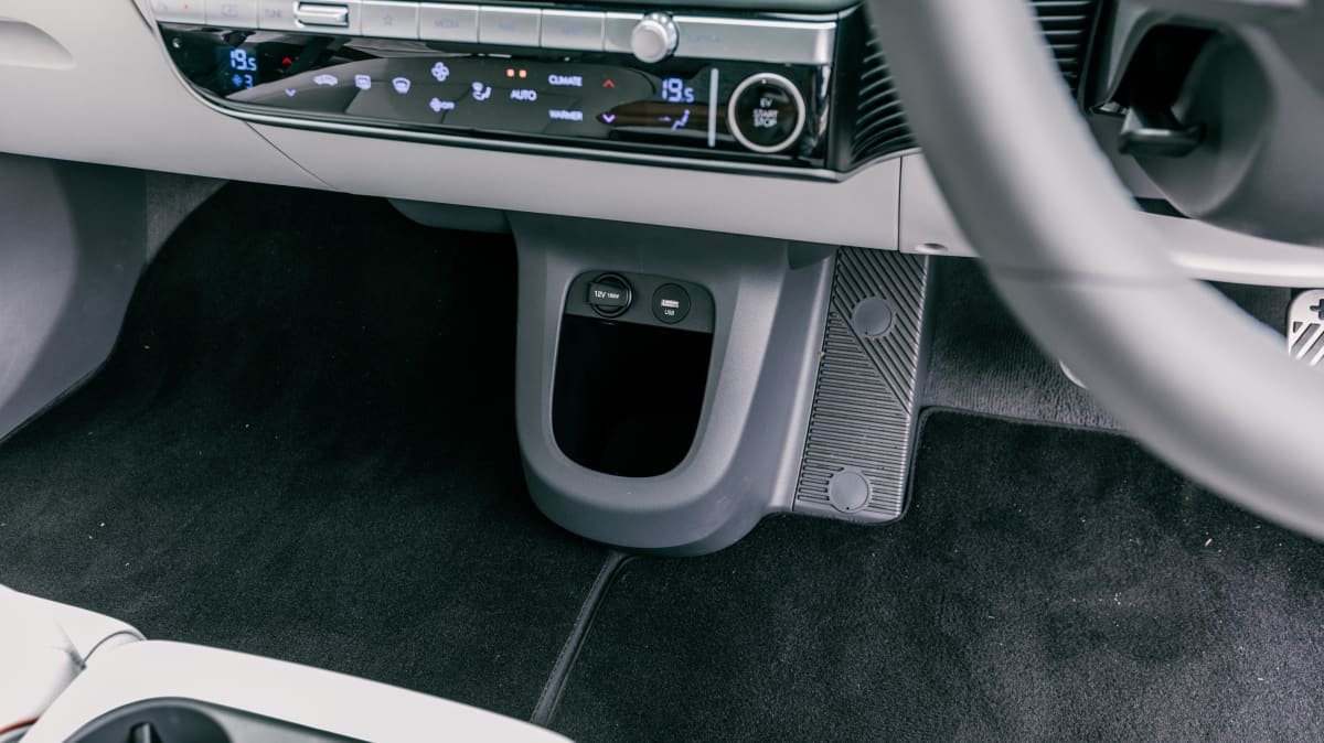 2022 Hyundai Ioniq 5 v Kia EV6 comparison-2