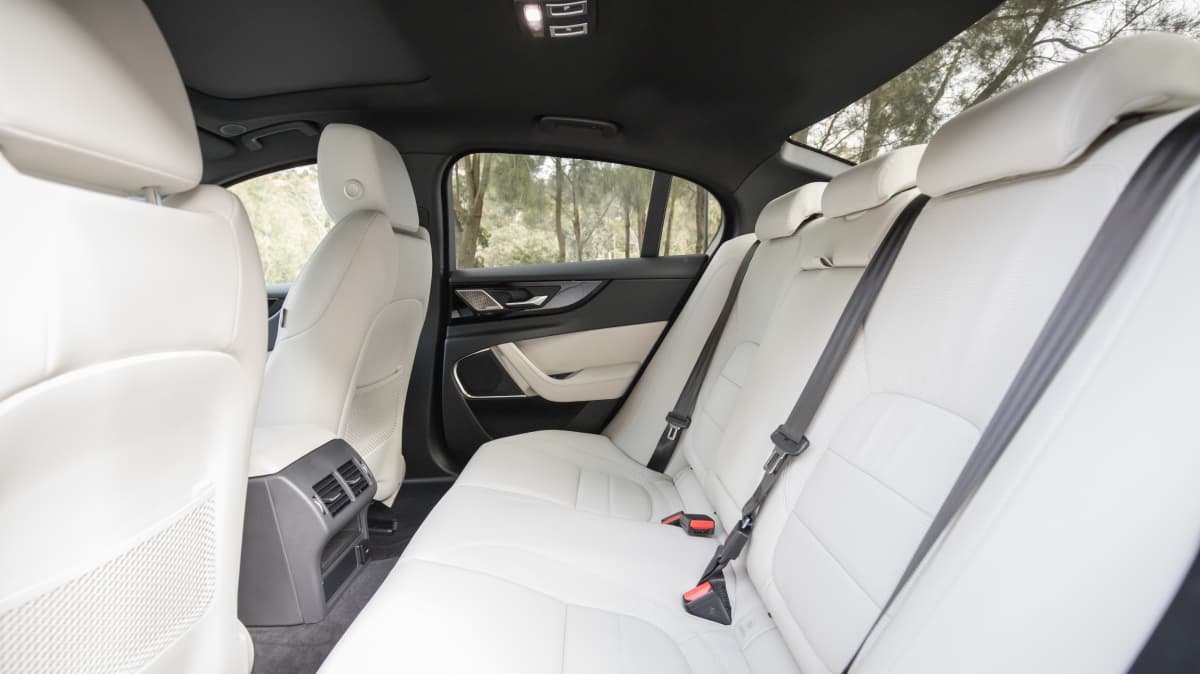 2022 Jaguar XE R-Dynamic Black P300 AWD review-2