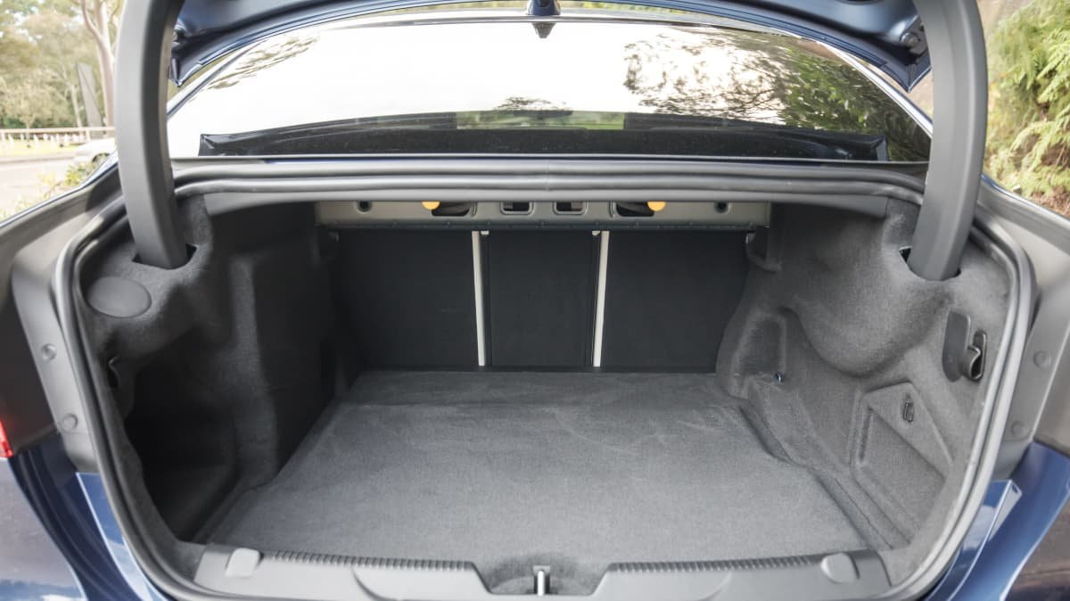 2022 Jaguar XE R-Dynamic Black P300 AWD review-3