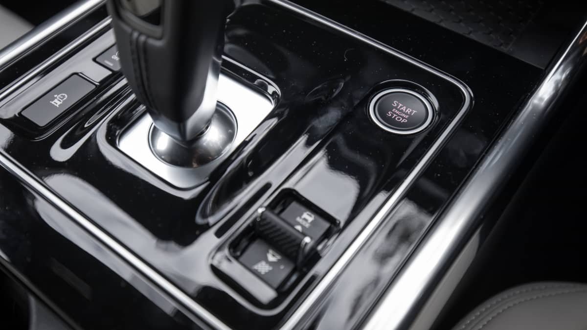 2022 Jaguar XE R-Dynamic Black P300 AWD review-3