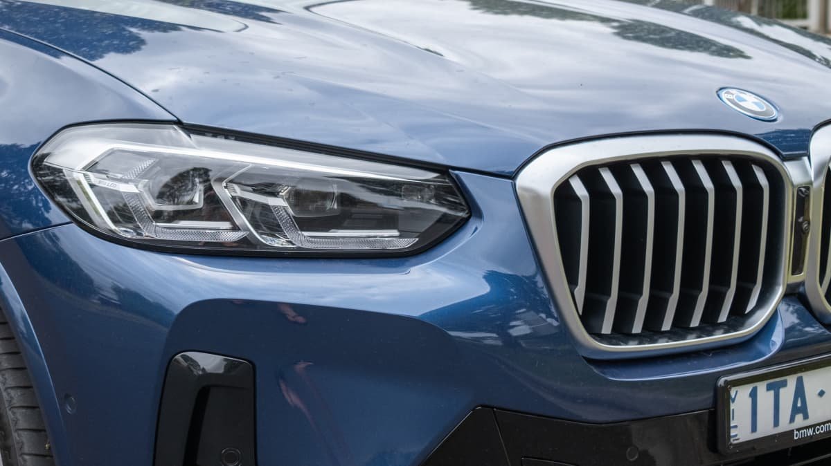 2022 BMW X3 xDrive30e review-1