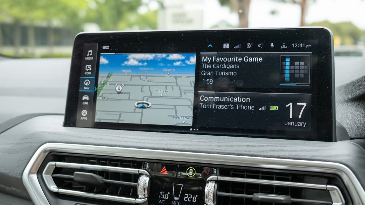2022 BMW X3 xDrive30e review-1