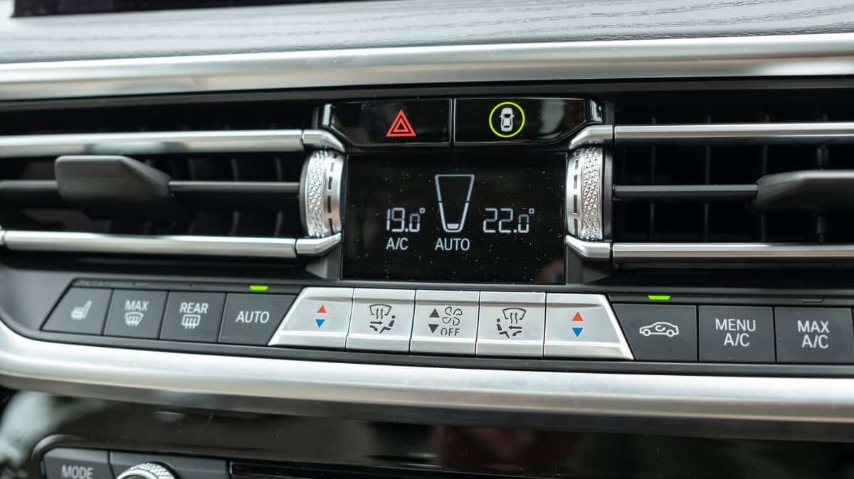 2022 BMW X3 xDrive30e review-2