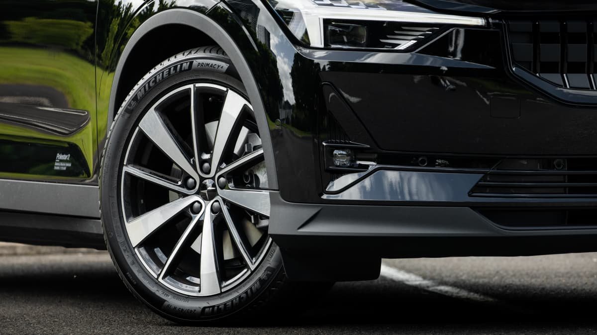 2022 Hyundai Ioniq 5 v 2022 Polestar 2 comparison-0