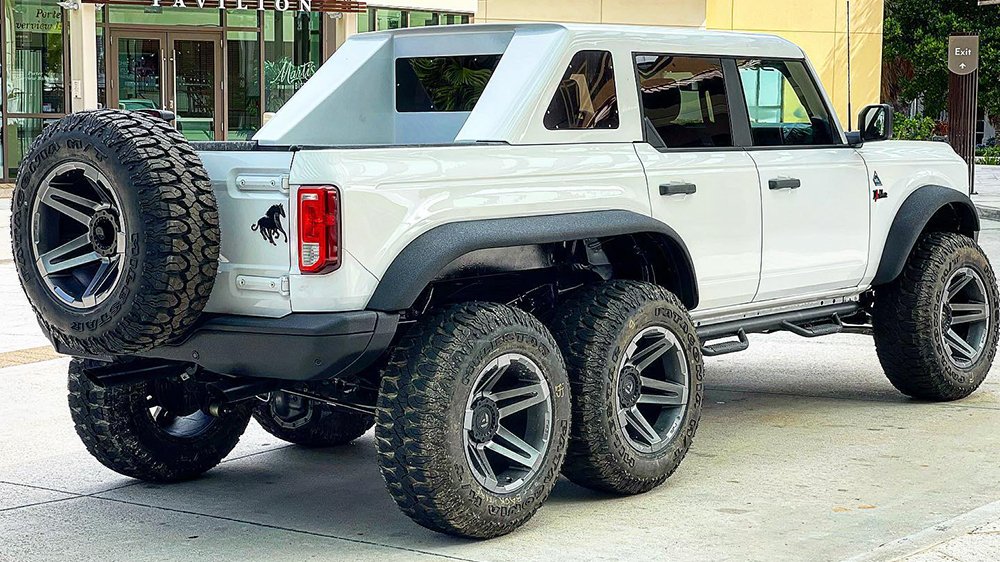 Apocalypse Manufacturing Dark Horse