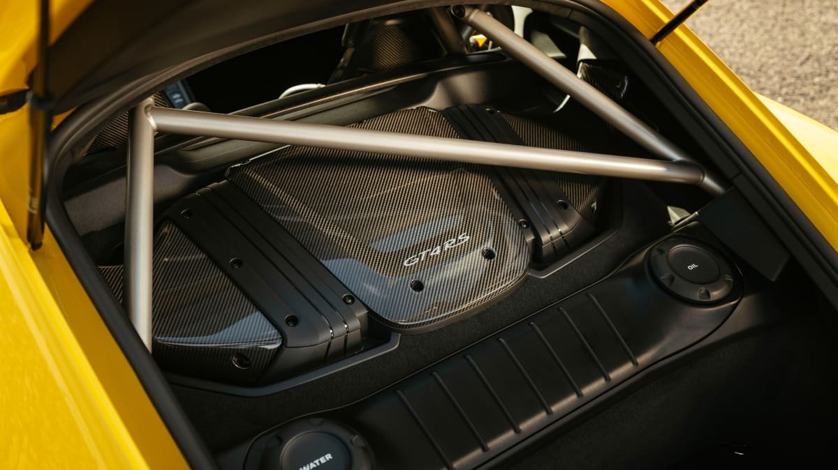 2022 Porsche 718 Cayman GT4 RS review – Track test-3