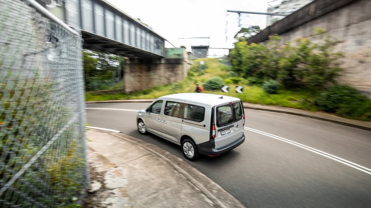 2022 Volkswagen Caddy Crewvan TDI320 review-2