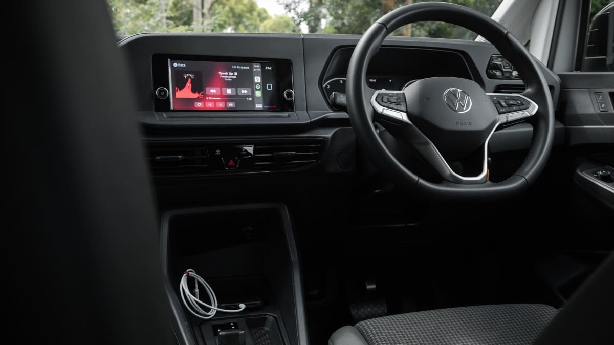 2022 Volkswagen Caddy Crewvan TDI320 review-1