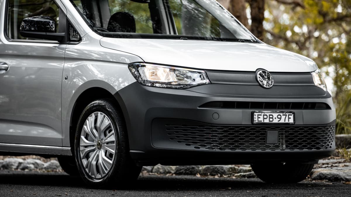 2022 Volkswagen Caddy Crewvan TDI320 review-1