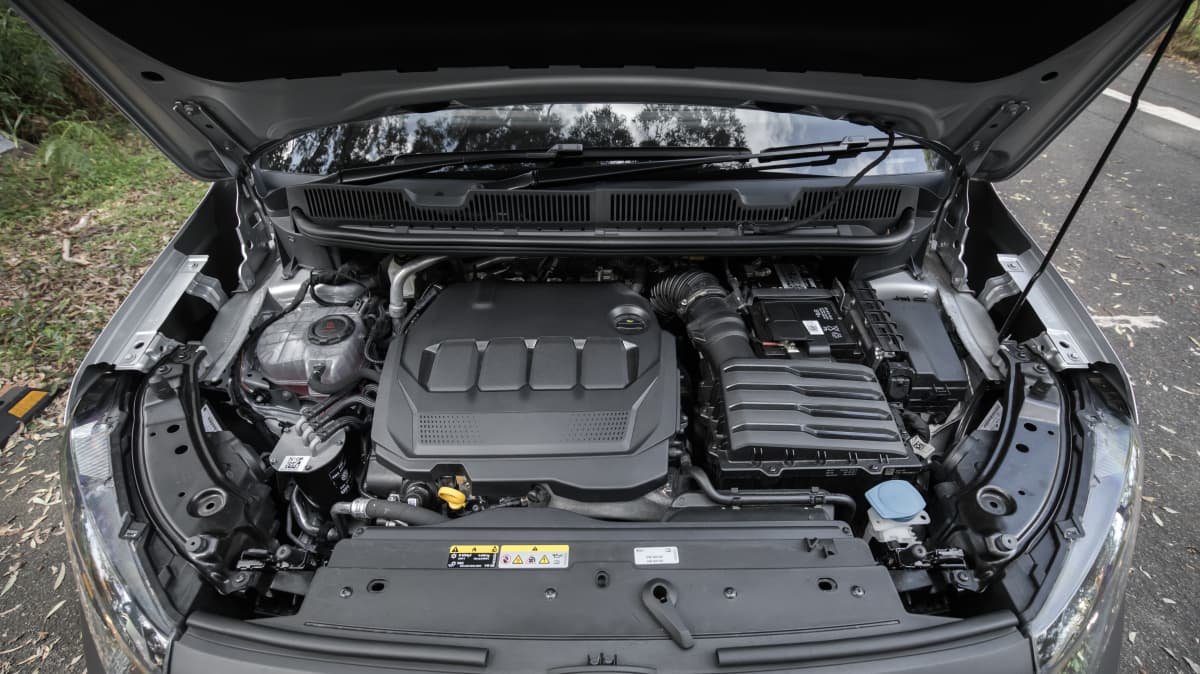 2022 Volkswagen Caddy Crewvan TDI320 review-3