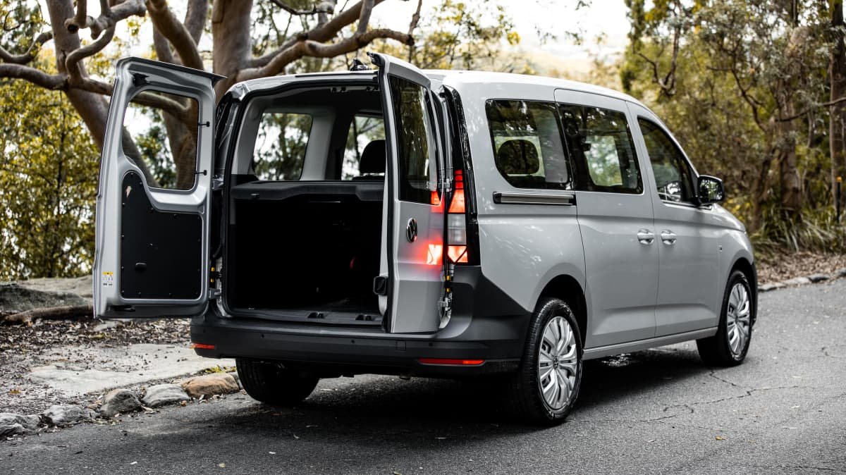 2022 Volkswagen Caddy Crewvan TDI320 review-2
