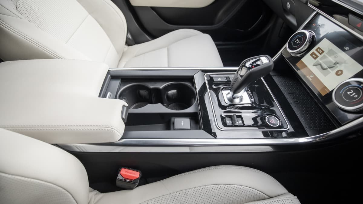 2022 Jaguar XE R-Dynamic Black P300 AWD v 2022 Lexus ES250 Luxury comparison-3