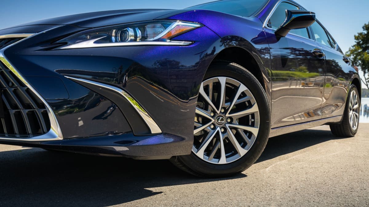 2022 Jaguar XE R-Dynamic Black P300 AWD v 2022 Lexus ES250 Luxury comparison-0