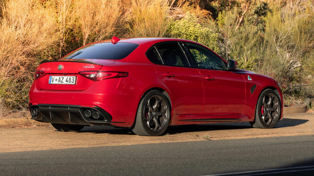 2022 Alfa Romeo Giulia Quadrifoglio review-1