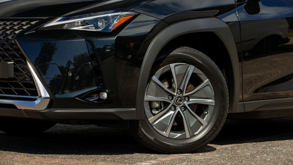 2022 Lexus UX300e Luxury v Mazda MX-30 E35 Astina comparison-3