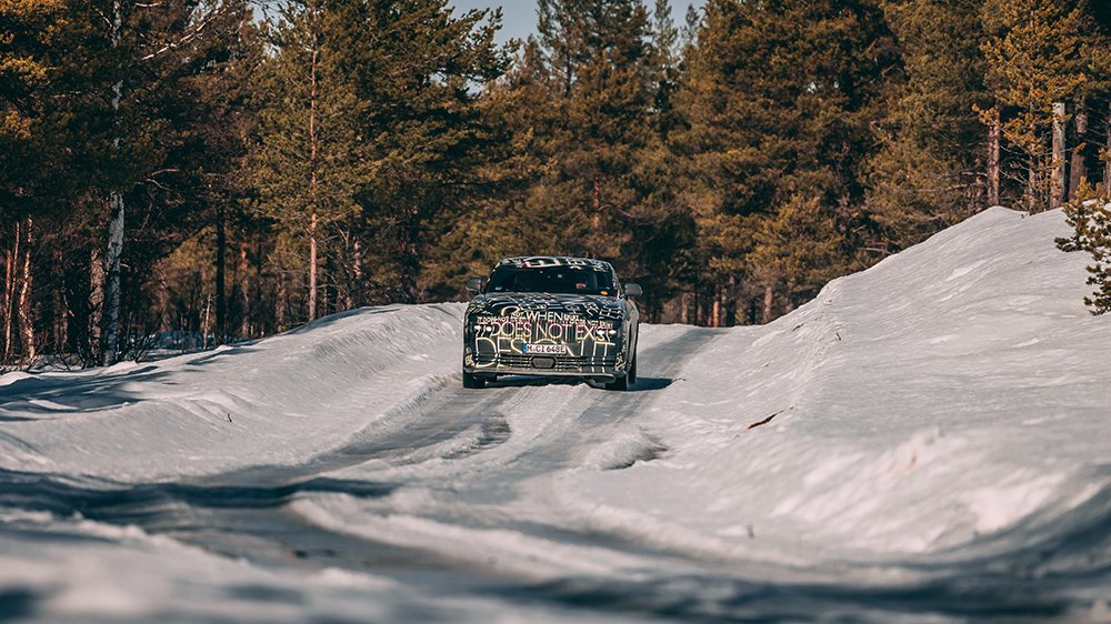 The Rolls-Royce Spectre from the front