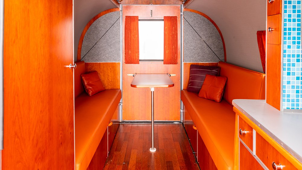 Mercedes-Benz 220 SE Ponton Trailer Interior