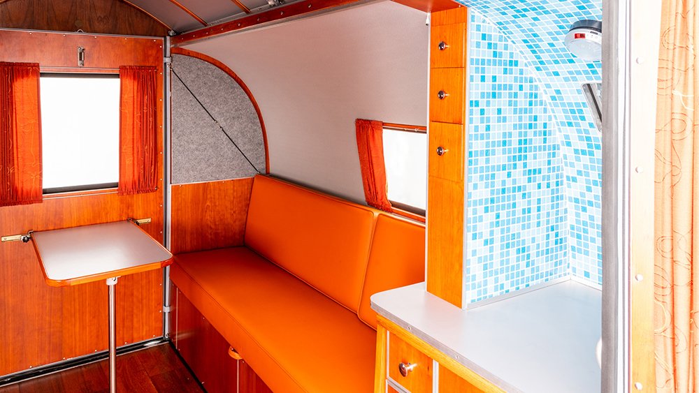 Mercedes-Benz 220 SE Ponton Trailer Interior