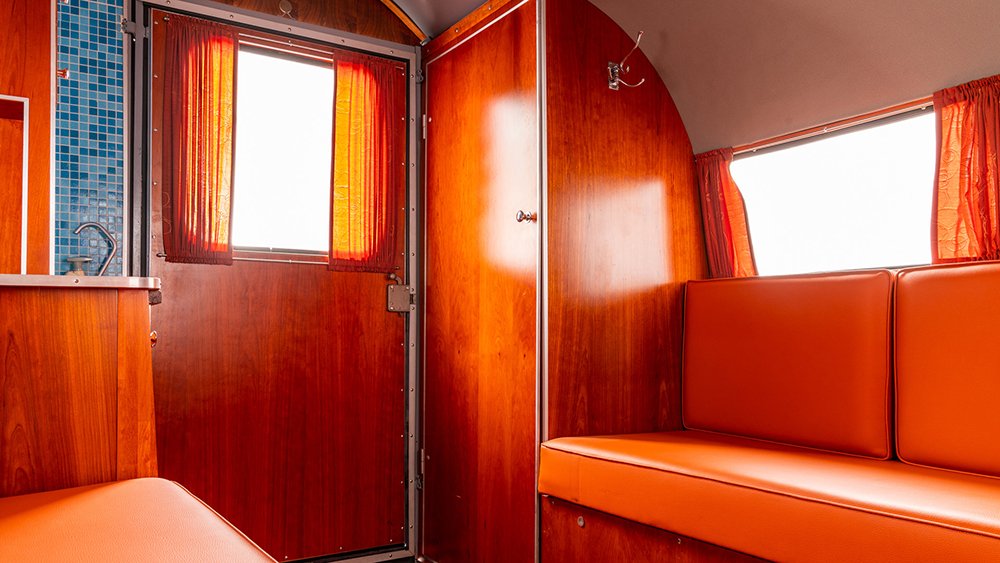 Mercedes-Benz 220 SE Ponton Trailer Interior