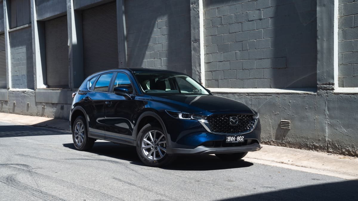 2022 Mazda CX-5 Akera v Mitsubishi Outlander Exceed Tourer comparison-0
