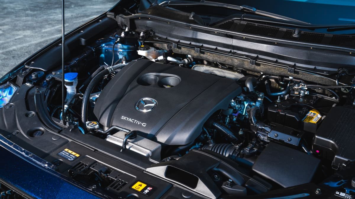 2022 Mazda CX-5 Akera v Mitsubishi Outlander Exceed Tourer comparison-0