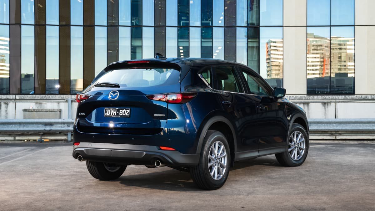 2022 Mazda CX-5 Akera v Mitsubishi Outlander Exceed Tourer comparison-0