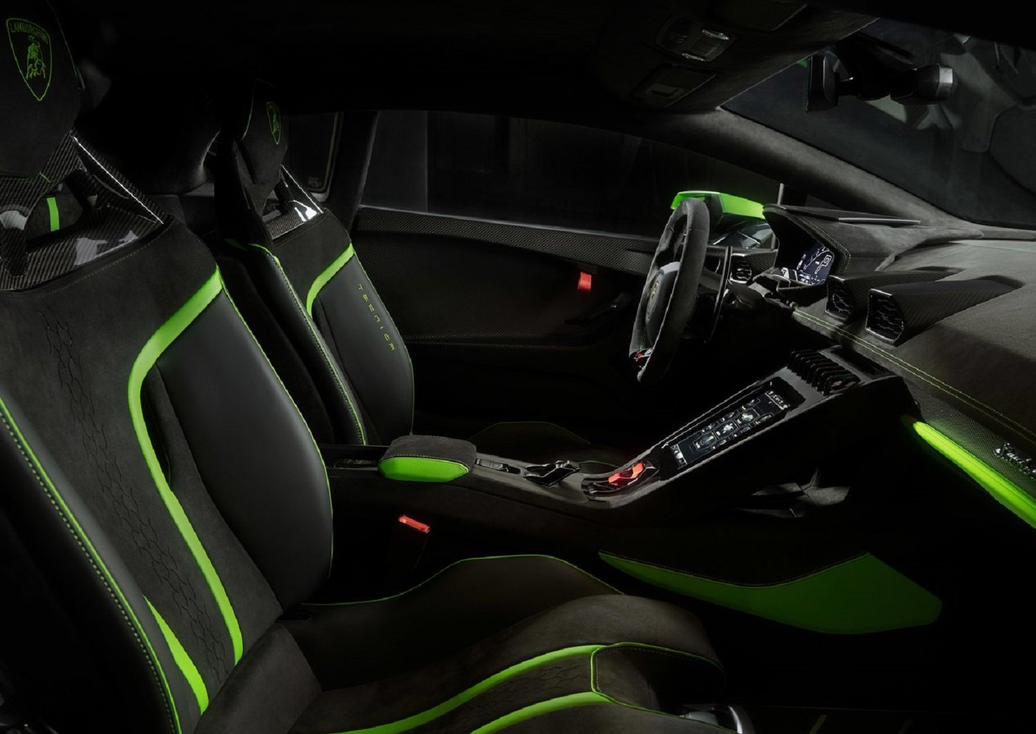 Lamborghini Huracan Tecnica revealed